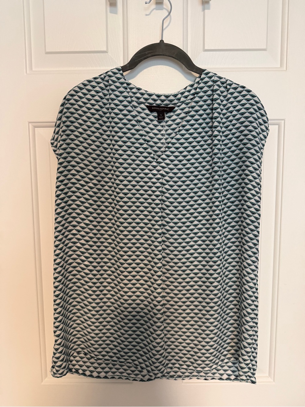 Banana Republic Blue & White Geometric Cap-Sleeve Camisole